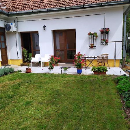 Napraforgo Apartman Tokaj Appartement Buitenkant foto